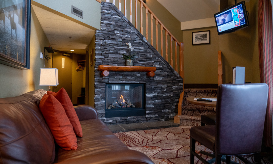 Corner Loft King Suite - Fireplace