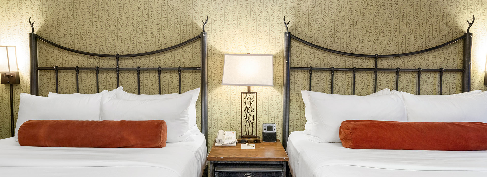 Standard room with two queen beds